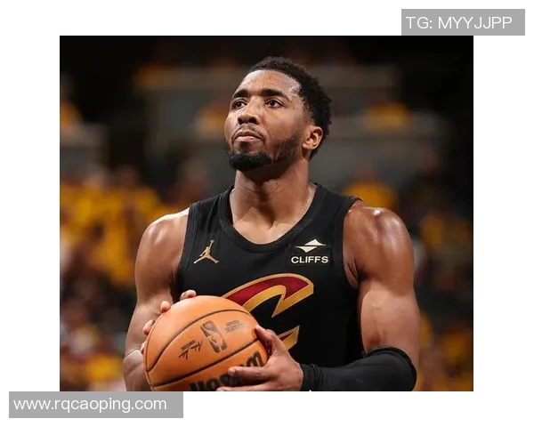 多诺万米切尔的篮球之路：从新秀到全明星的辉煌历程与挑战